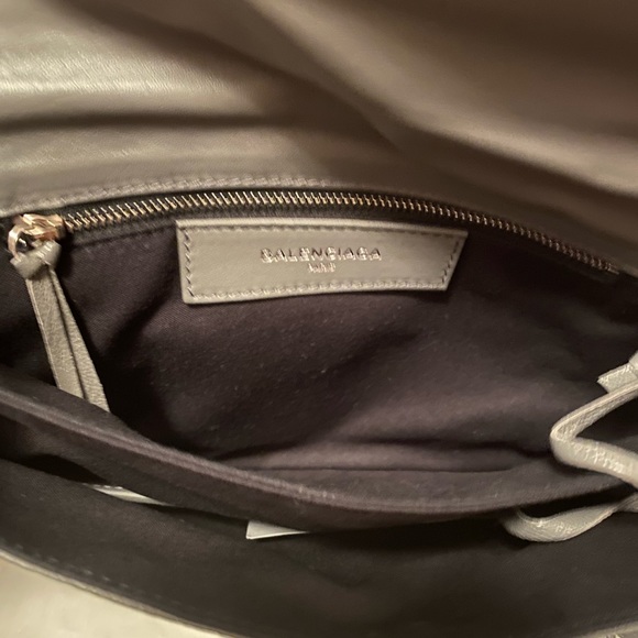 Balenciaga crossbody - Picture 3 of 4